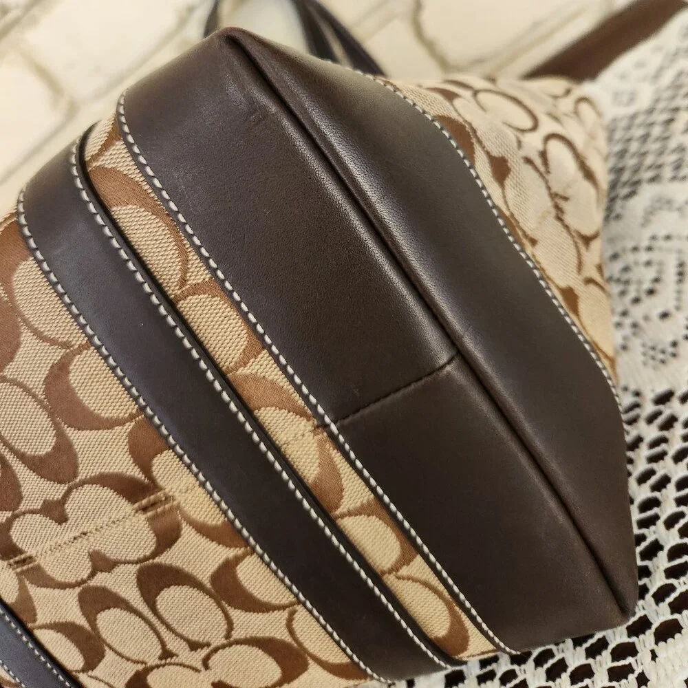 Like New Vintage Coach Signature C's Khaki Shoulder Bag Tote Purse m